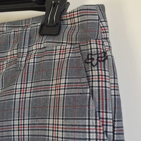 Vintage Fox Shorts - Picture 4 of 11